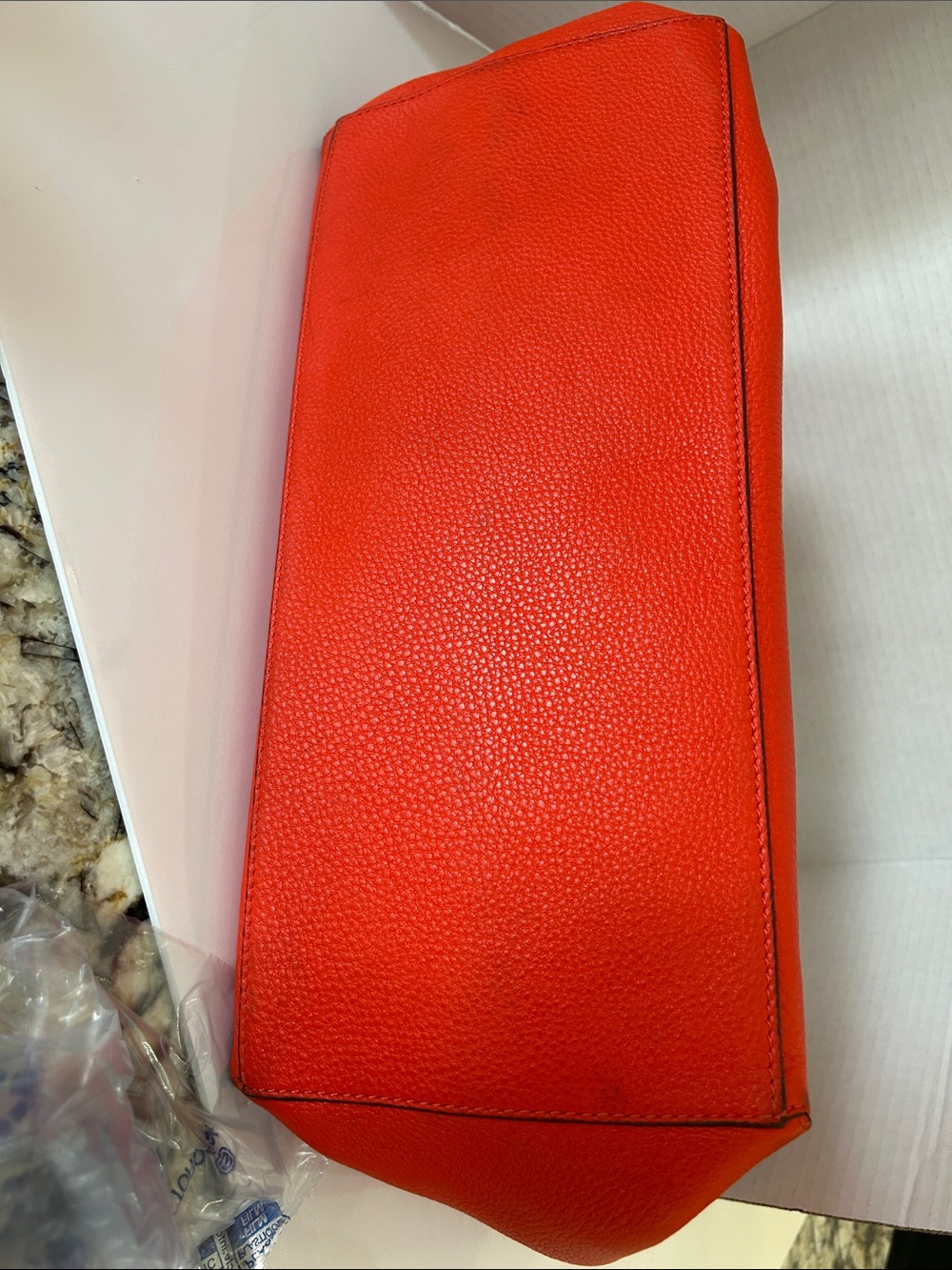 Tory Burch Bombe T East/West
Tote, red/orange (coral) - Picture 12 of 17